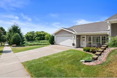 1220  Stillwater Ln, Hartford, WI 53027 - Photo 3