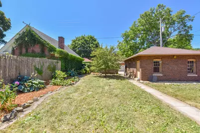 2565 N Grant Blvd, Milwaukee, WI 53210 - Photo 33