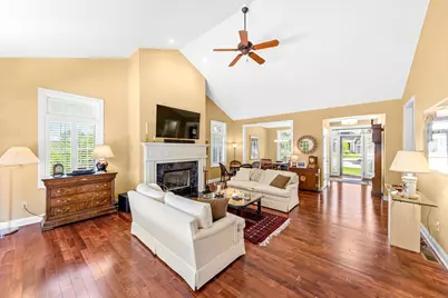 11675 N Aster Woods Cir, Mequon, WI 53092 - Photo 5