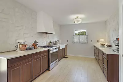 906  114th St, Pleasant Prairie, WI 53158 - Photo 5