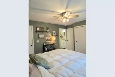 W240N2566 E Parkway Meadow Cir #3, Pewaukee, WI 53072 - Photo 9