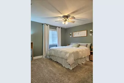 W240N2566 E Parkway Meadow Cir #3, Pewaukee, WI 53072 - Photo 11