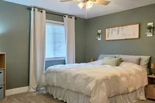W240N2566 E Parkway Meadow Circle, Pewaukee, WI 53072 - Photo 11