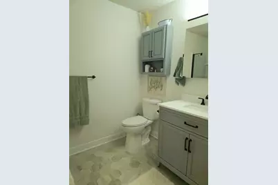 W240N2566 E Parkway Meadow Cir #3, Pewaukee, WI 53072 - Photo 15