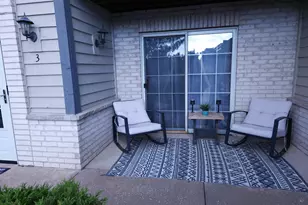 W240N2566 E Parkway Meadow Circle, Pewaukee, WI 53072 - Photo 19
