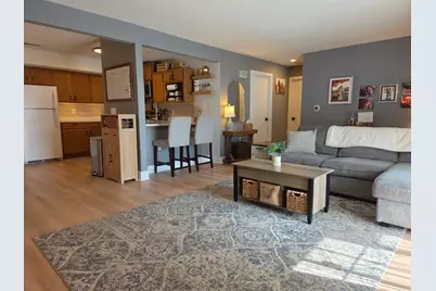 W240N2566 E Parkway Meadow Cir #3, Pewaukee, WI 53072 - Photo 5