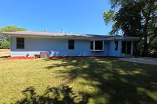 10719 W Calumet Rd, Milwaukee, WI 53224 - Photo 5