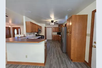 10719 W Calumet Rd, Milwaukee, WI 53224 - Photo 15