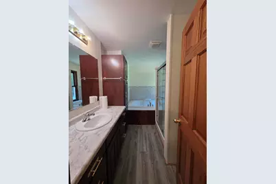 10719 W Calumet Rd, Milwaukee, WI 53224 - Photo 27