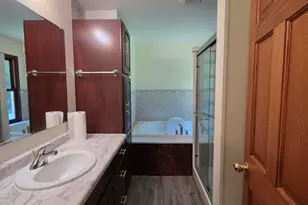 10719 W Calumet Rd, Milwaukee, WI 53224 - Photo 27