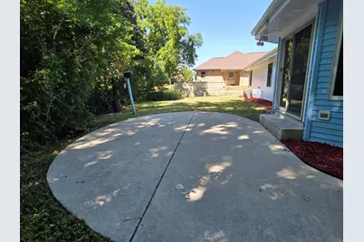 10719 W Calumet Rd, Milwaukee, WI 53224 - Photo 7