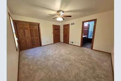 10719 W Calumet Rd, Milwaukee, WI 53224 - Photo 25
