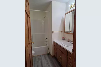 10719 W Calumet Rd, Milwaukee, WI 53224 - Photo 19