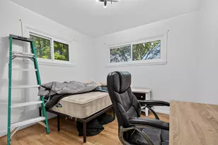 5222 W Hemlock Rd, Milwaukee, WI 53223 - Photo 11
