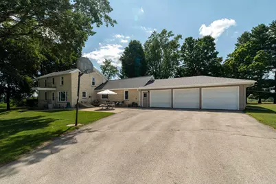 W1554  North Side Dr, Ixonia, WI 53066 - Photo 3