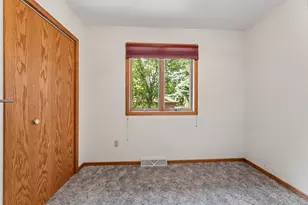 708 Sprague St, Caledonia, MN 55921 - Photo 5