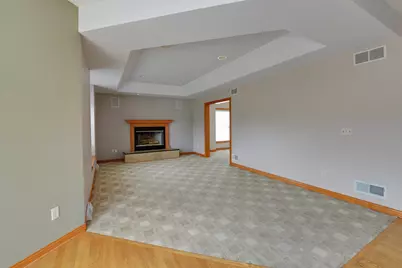 4851 W Alesci Dr, Franklin, WI 53132 - Photo 9
