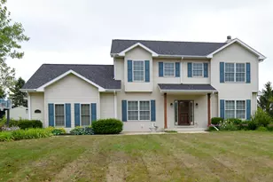 4851 W Alesci Dr, Franklin, WI 53132 - Photo 1