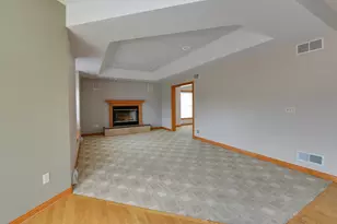 4851 W Alesci Dr, Franklin, WI 53132 - Photo 13