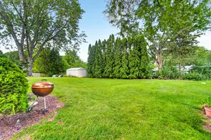 427 Susan Ln, Thiensville, WI 53092 - Photo 21