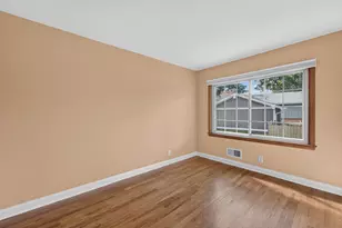 427 Susan Ln, Thiensville, WI 53092 - Photo 13
