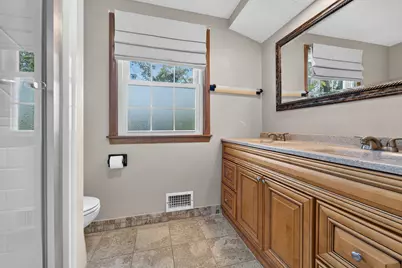 427  Susan Ln, Thiensville, WI 53092 - Photo 17