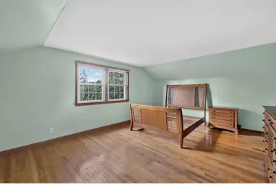 427  Susan Ln, Thiensville, WI 53092 - Photo 15