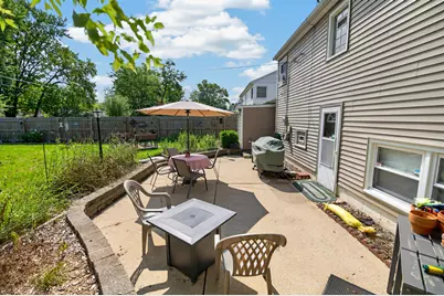 8036 W Scranton Pl, Milwaukee, WI 53218 - Photo 25
