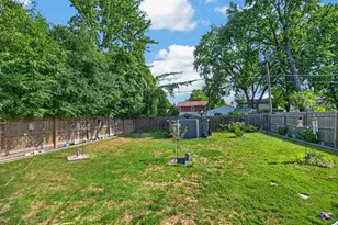 8036 W Scranton Pl, Milwaukee, WI 53218 - Photo 31