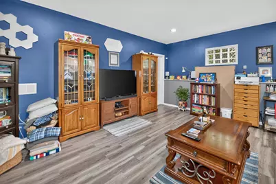 8036 W Scranton Pl, Milwaukee, WI 53218 - Photo 21