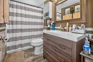8036 W Scranton Pl, Milwaukee, WI 53218 - Photo 13