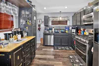8036 W Scranton Pl, Milwaukee, WI 53218 - Photo 9