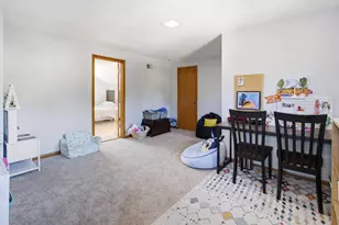 10727 W Grantosa Dr, Wauwatosa, WI 53222 - Photo 25