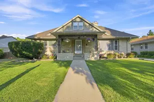 10727 W Grantosa Dr, Wauwatosa, WI 53222 - Photo 1