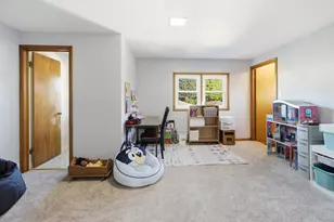 10727 W Grantosa Dr, Wauwatosa, WI 53222 - Photo 25