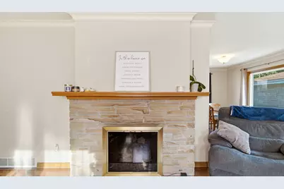 10727 W Grantosa Dr, Wauwatosa, WI 53222 - Photo 7