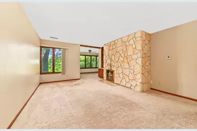 N85W15700  Ridge Rd #104, Menomonee Falls, WI 53051 - Photo 11