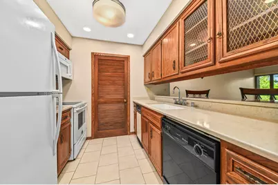 N85W15700  Ridge Rd #104, Menomonee Falls, WI 53051 - Photo 5