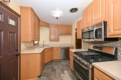 7817 W Mt. Vernon Ave, Milwaukee, WI 53213 - Photo 11