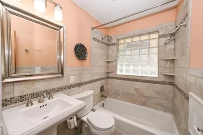 7817 W Mt. Vernon Ave, Milwaukee, WI 53213 - Photo 15