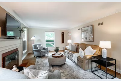5656 N Milwaukee River Pkwy, Glendale, WI 53209 - Photo 3