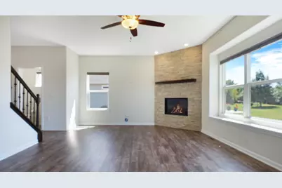 N60W13839  Weyerhaven Dr, Menomonee Falls, WI 53051 - Photo 5