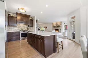 1801 E Bristlecone Dr, Hartland, WI 53029 - Photo 5