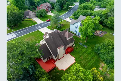 N53W14172  St Andrews Dr, Menomonee Falls, WI 53051 - Photo 5