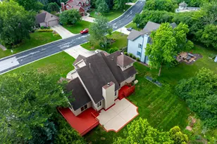 N53W14172 St Andrews Dr, Menomonee Falls, WI 53051 - Photo 5