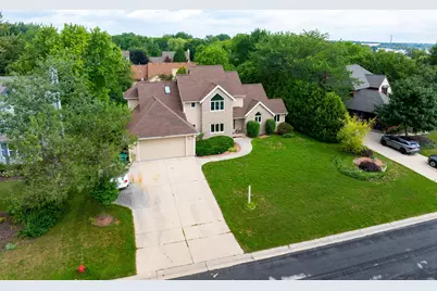 N53W14172  St Andrews Dr, Menomonee Falls, WI 53051 - Photo 13