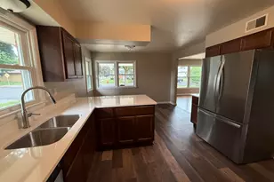3303 S 85th St, Milwaukee, WI 53227 - Photo 7