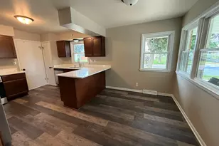 3303 S 85th St, Milwaukee, WI 53227 - Photo 9