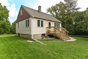11810 W Howard Ave, Greenfield, WI 53228 - Photo 3