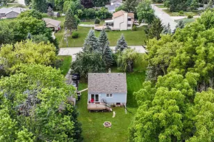 11810 W Howard Ave, Greenfield, WI 53228 - Photo 29